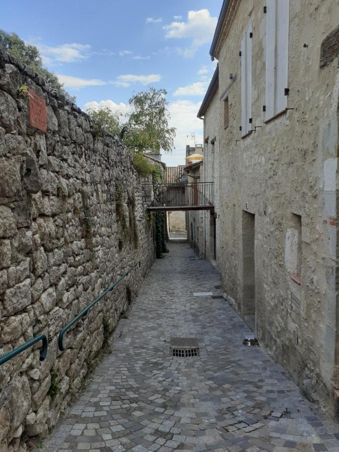 Gite Des Augustins Monflanquin Exterior photo