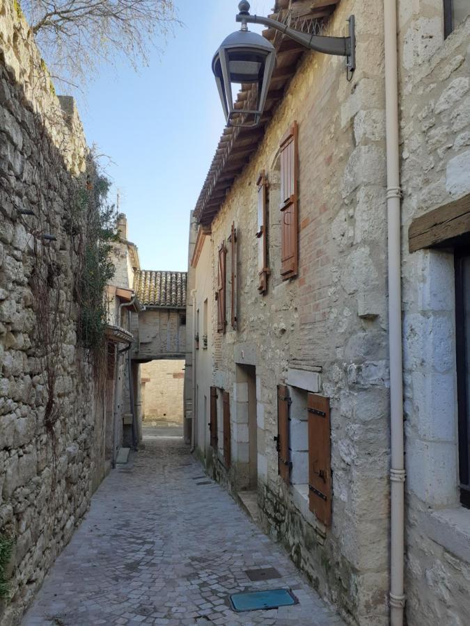 Gite Des Augustins Monflanquin Exterior photo